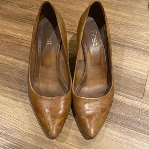 Feet First size 36 brown leather heals